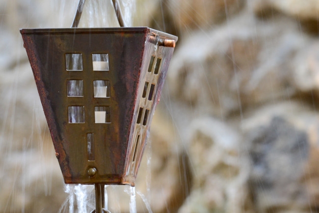 Rain Chains – Making Art Out of Nature [infographic] | Empire Gutters